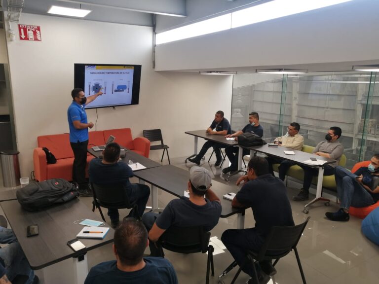 Imparten curso sobre manejo de herramienta