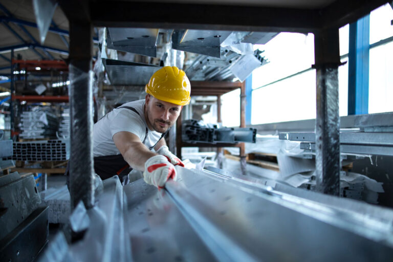 &iquest;C&oacute;mo elegir herramientas de corte seg&uacute;n el material? Gu&iacute;a para acero, inoxidable y aluminio